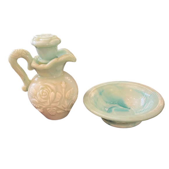 VINTAGE AVON AQUA BLUE GREEN MINI BOWL AND PITCHER SET JADITE  GLASS ROSES - Picture 1 of 10